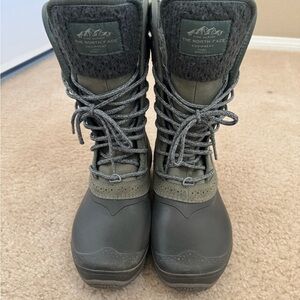 The North Face Shellista II Mid Winter Boots – Women’s Size 9 – Dachund Green